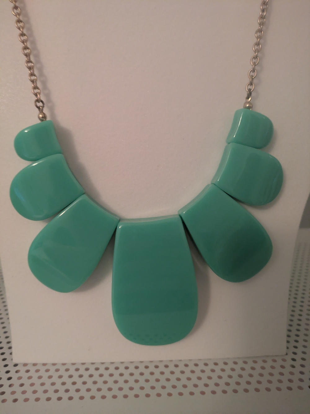 Green Enamel And Metal Chunky Boho Statement Bib Necklace Women's Jewelry - Picture 2 of 3